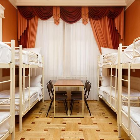 Hostel Suputnyk Лвив Екстериор снимка