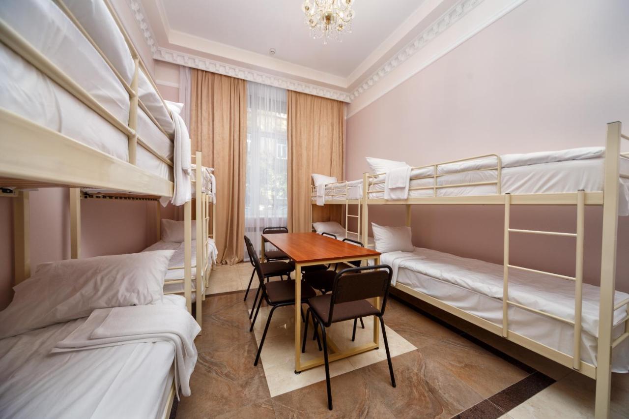 Hostel Suputnyk Лвив Екстериор снимка