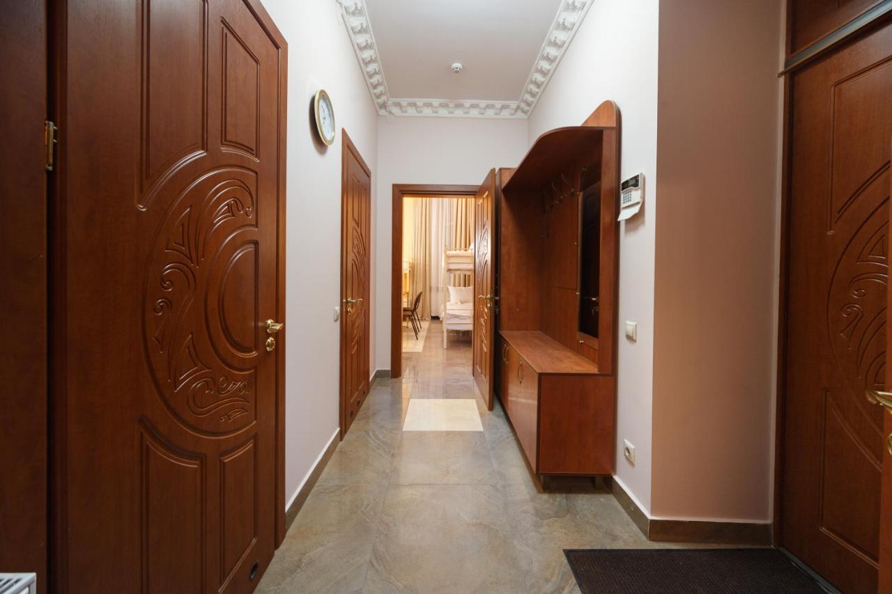 Hostel Suputnyk Лвив Екстериор снимка