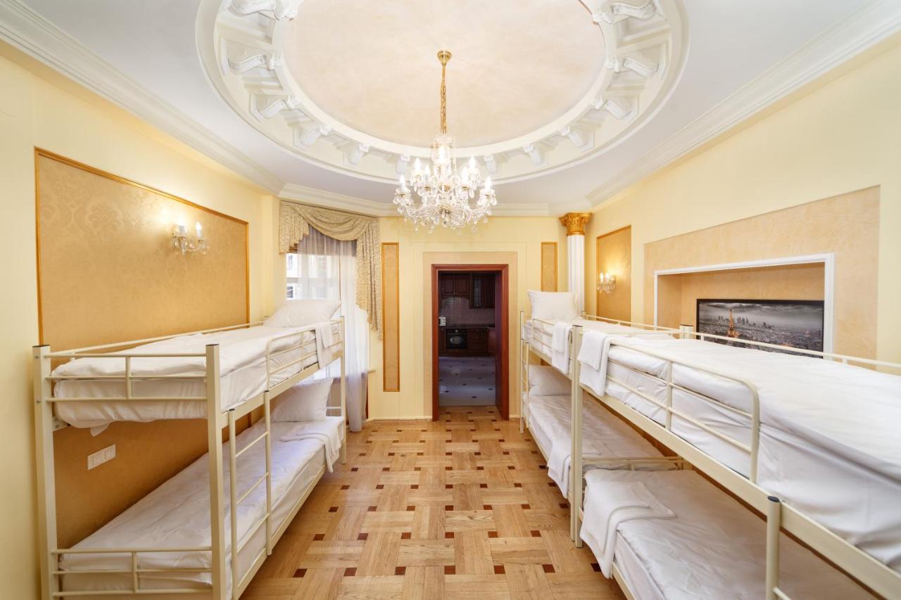 Hostel Suputnyk Лвив Екстериор снимка