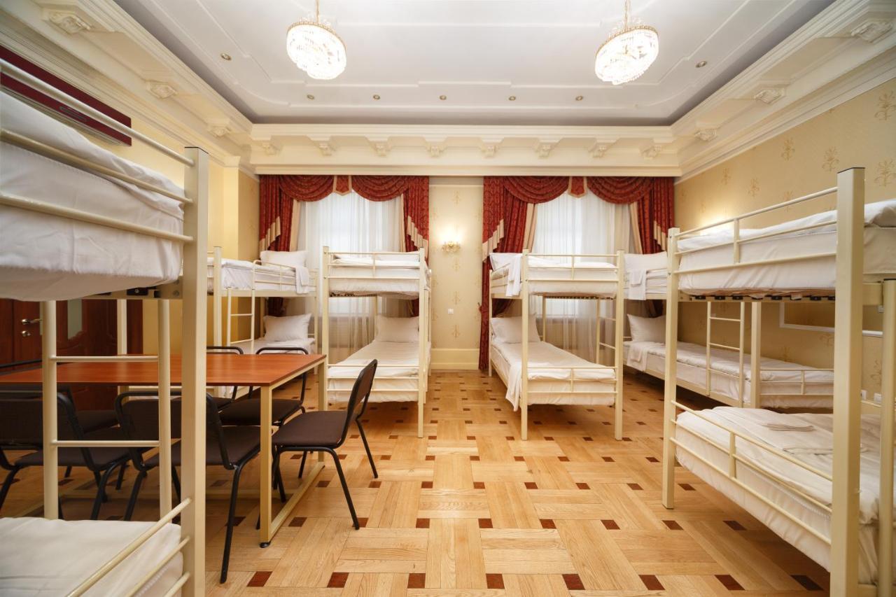 Hostel Suputnyk Лвив Екстериор снимка
